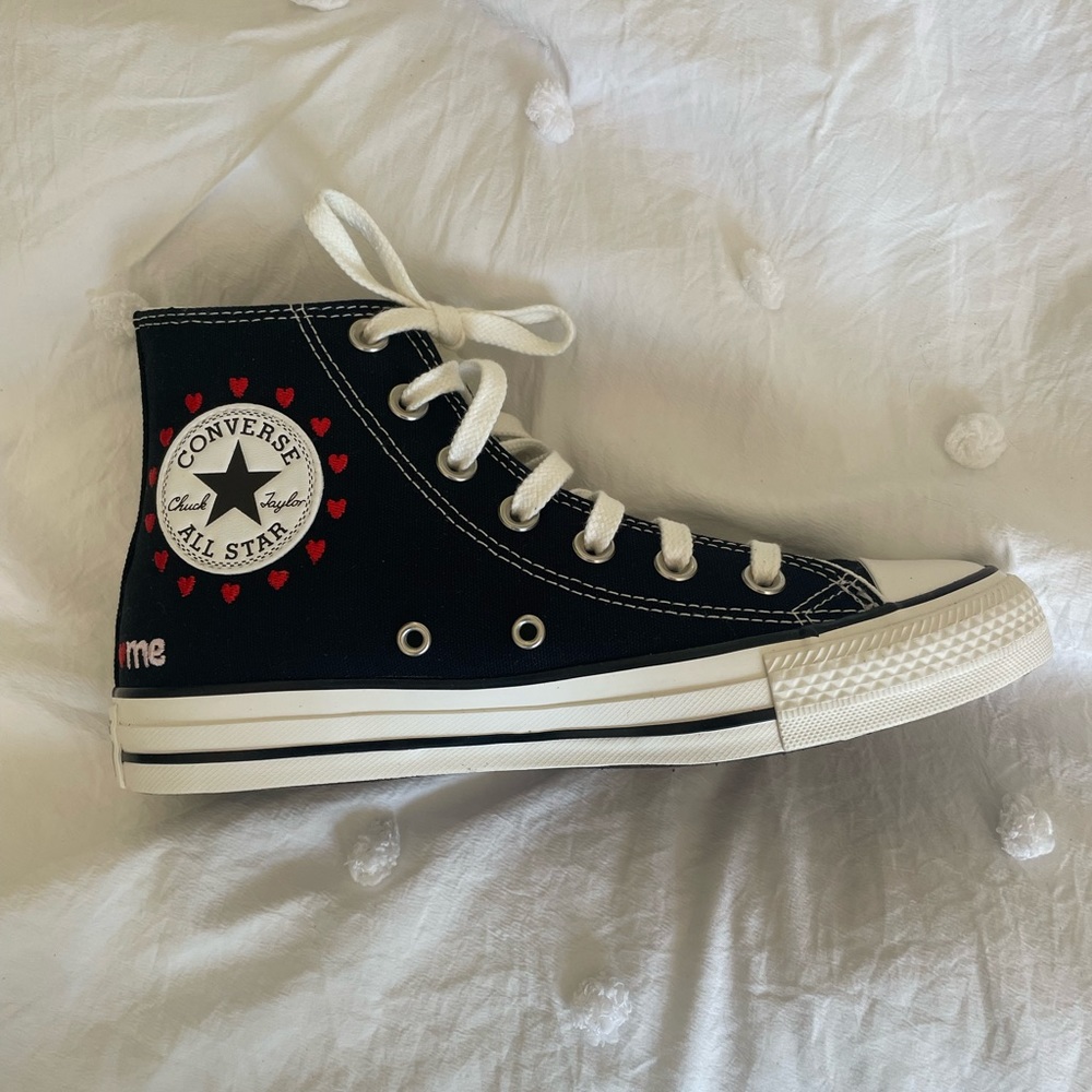Valentines limited edition converse 💗